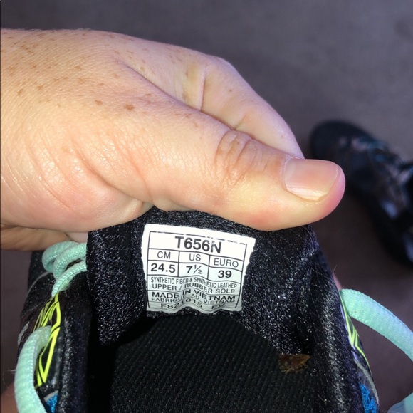 Women’s ASICS running shoes size 7.5 - Picture 6 of 6